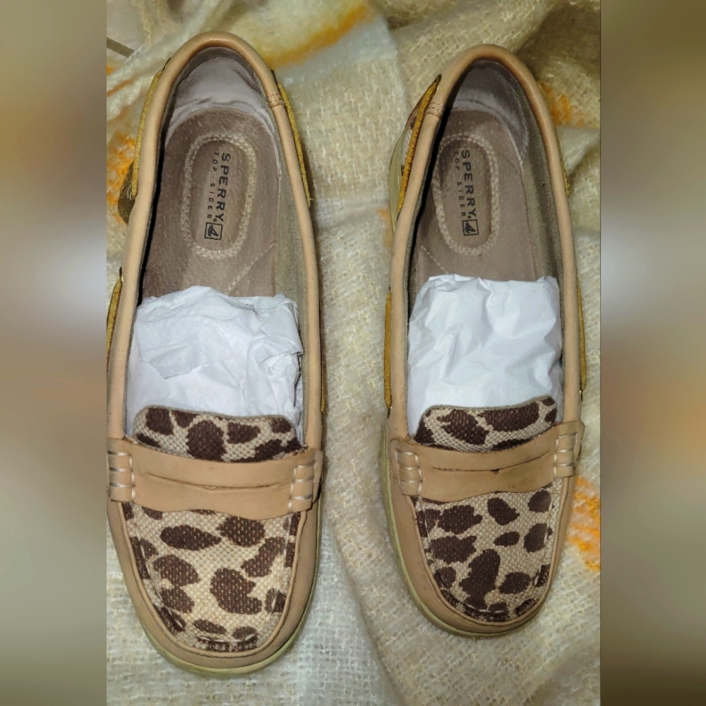 Sperry - Picture 2 of 3